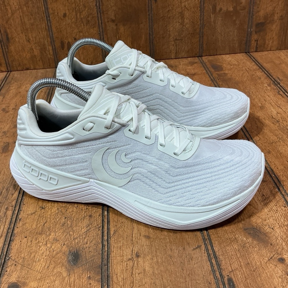 Topo Athletic Ultrafly 5 Womens Size 9 Medium B Grey White Sneakers 5mm Drop